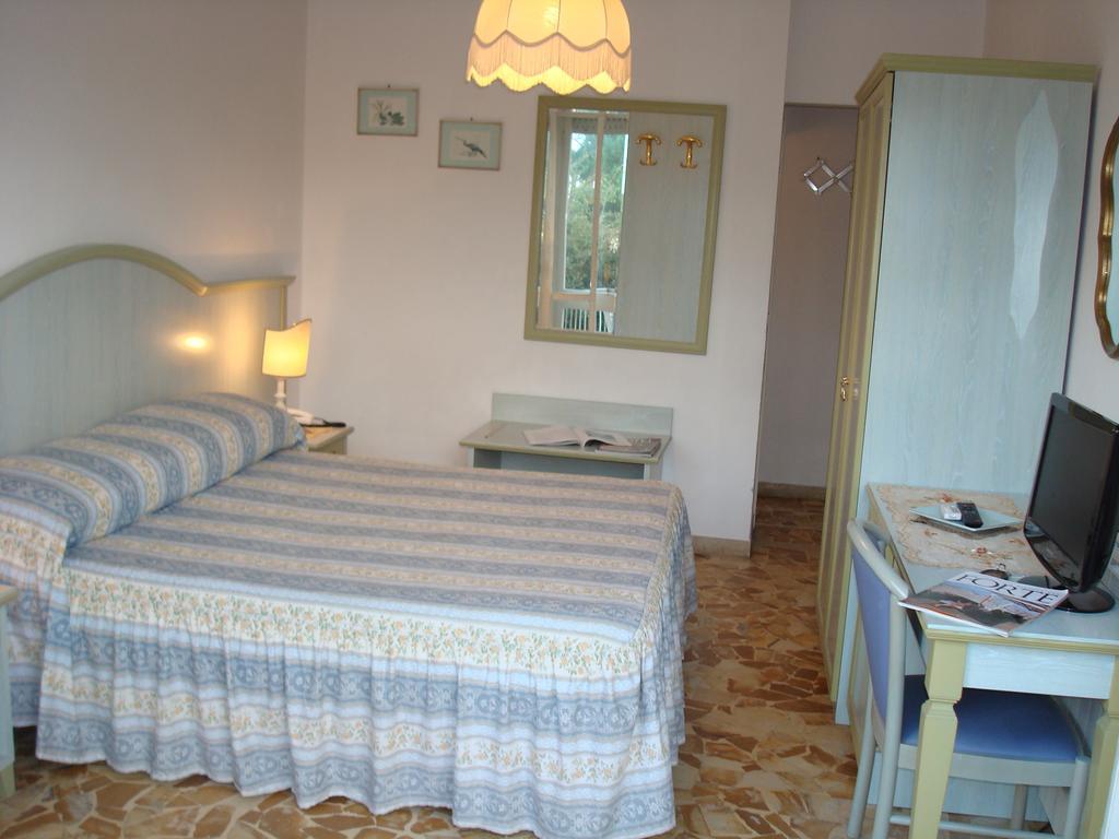 Hotel Villa Rona Forte dei Marmi Exterior photo
